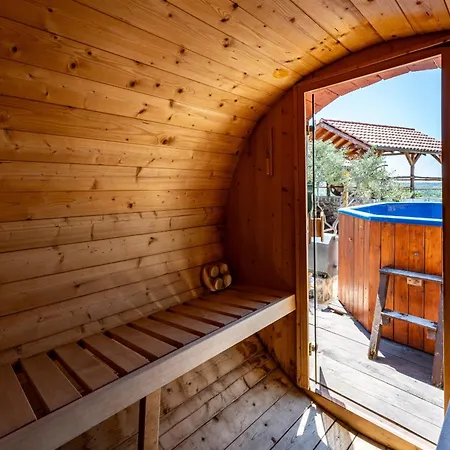 My Dalmatia - Hilltop Paradise With Private Pool, Sauna And Jacuzzi 別荘 *