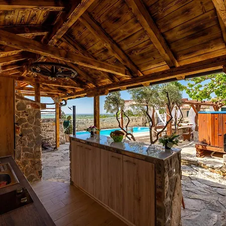 My Dalmatia - Hilltop Paradise With Private Pool, Sauna And Jacuzzi 別荘 *