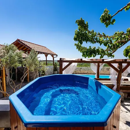 別荘 My Dalmatia - Hilltop Paradise With Private Pool, Sauna And Jacuzzi Kula Atlagica