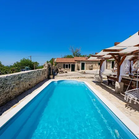 My Dalmatia - Hilltop Paradise With Private Pool, Sauna And Jacuzzi 別荘 *