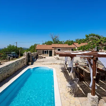 My Dalmatia - Hilltop Paradise With Private Pool, Sauna And Jacuzzi 別荘 *