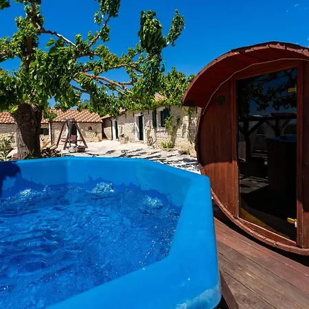 My Dalmatia - Hilltop Paradise With Private Pool, Sauna And Jacuzzi