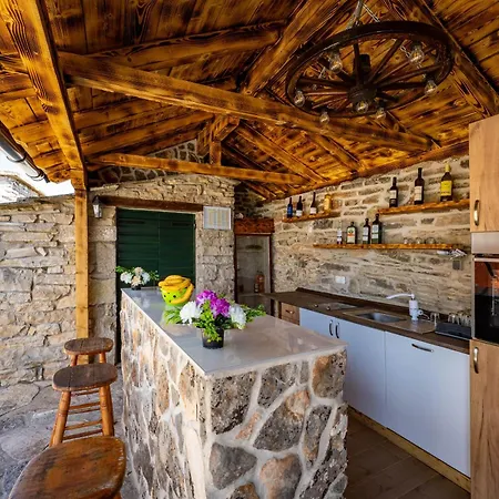Holiday home My Dalmatia - Hilltop Paradise With Private Pool, Sauna And Jacuzzi Kula Atlagica